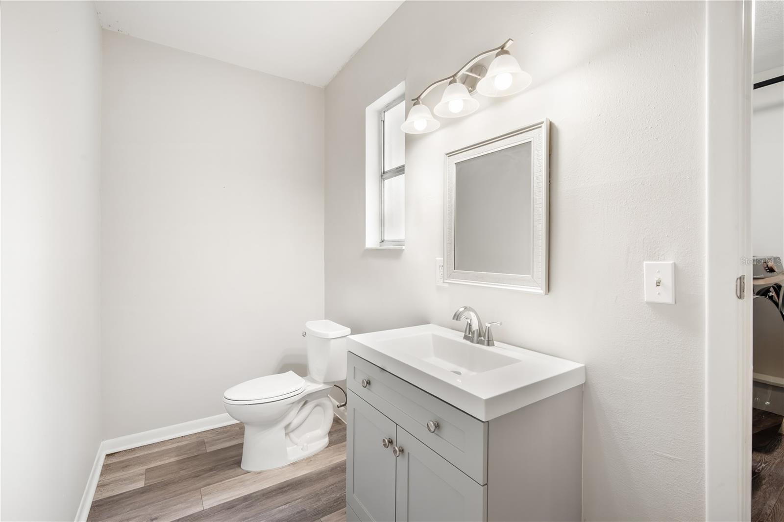 Image 15 of 22 For 9618 Pine Ridge Avenue