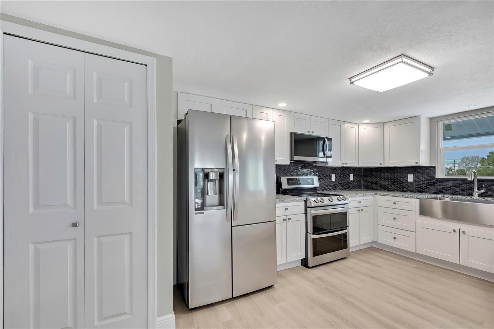 Image 12 of 67 For 6703 Seaview Boulevard