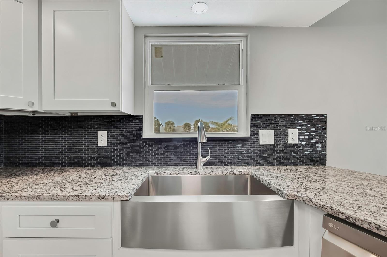 Image 15 of 67 For 6703 Seaview Boulevard