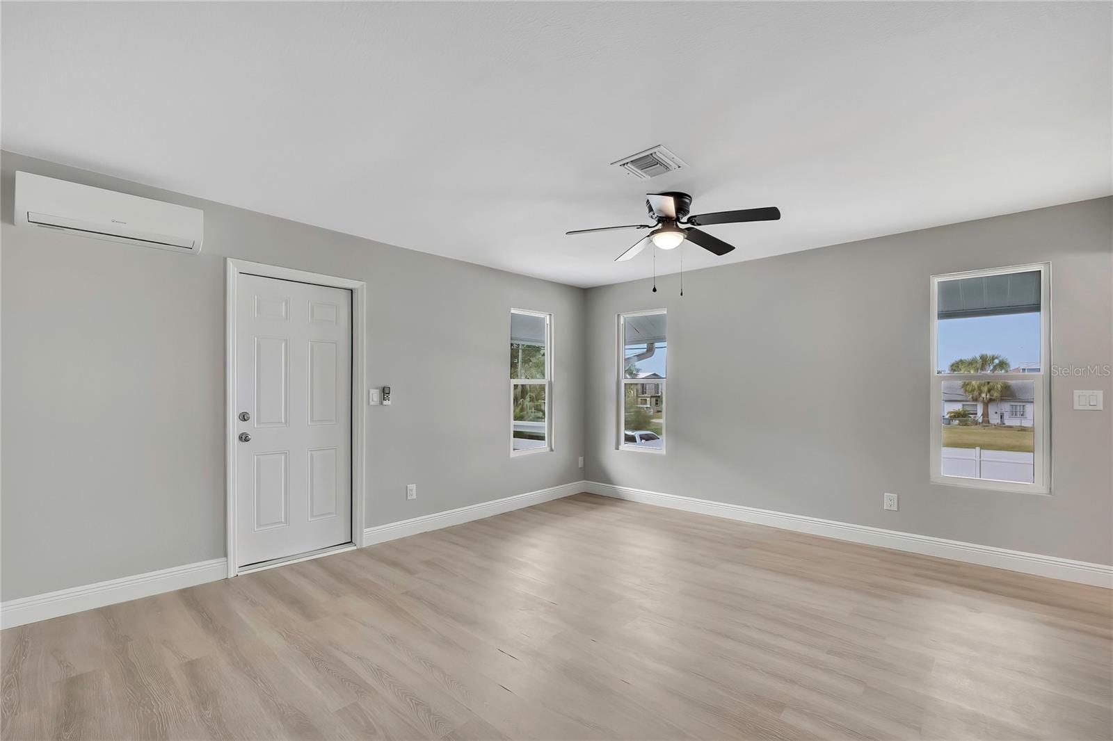 Image 16 of 67 For 6703 Seaview Boulevard