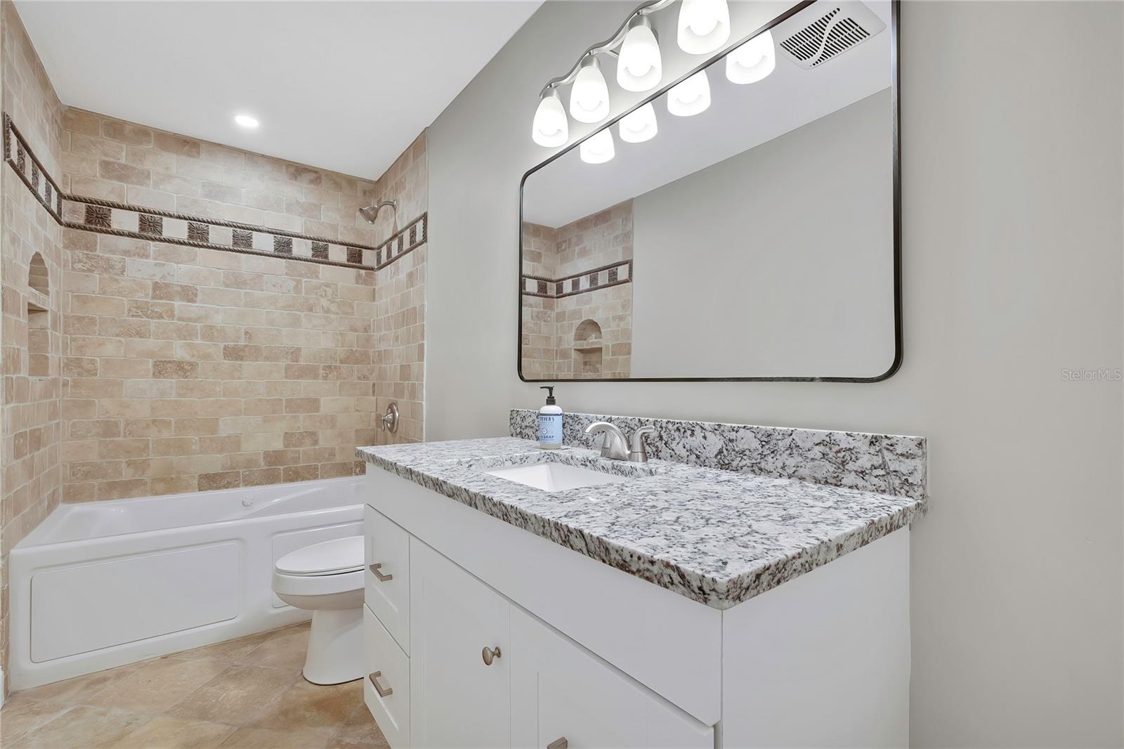 Image 28 of 67 For 6703 Seaview Boulevard