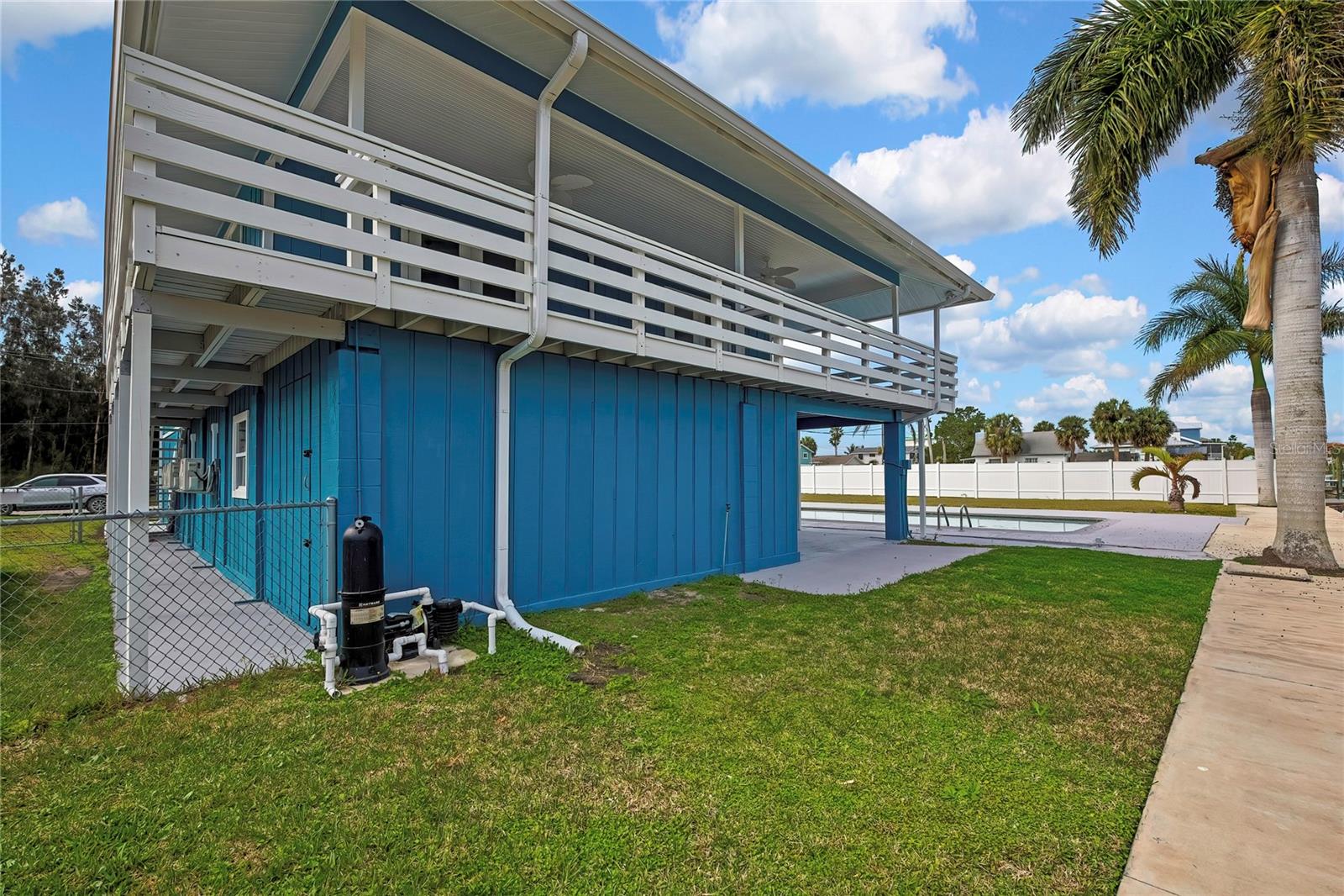 Image 47 of 67 For 6703 Seaview Boulevard