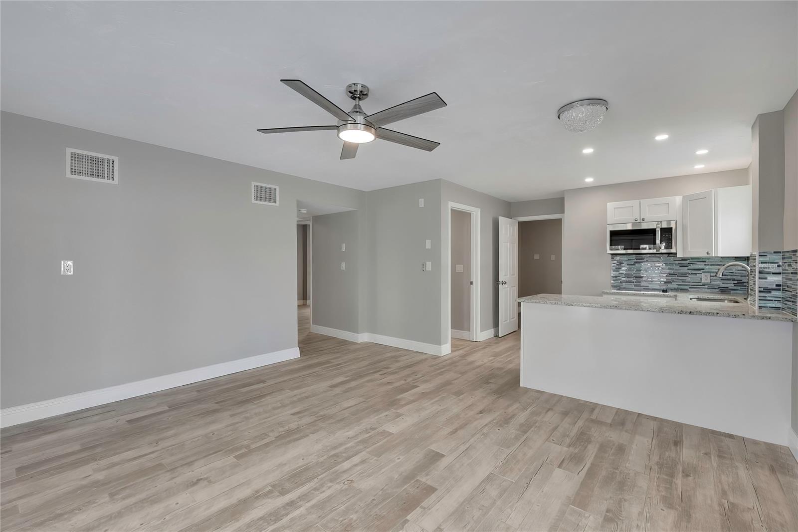 Image 53 of 67 For 6703 Seaview Boulevard