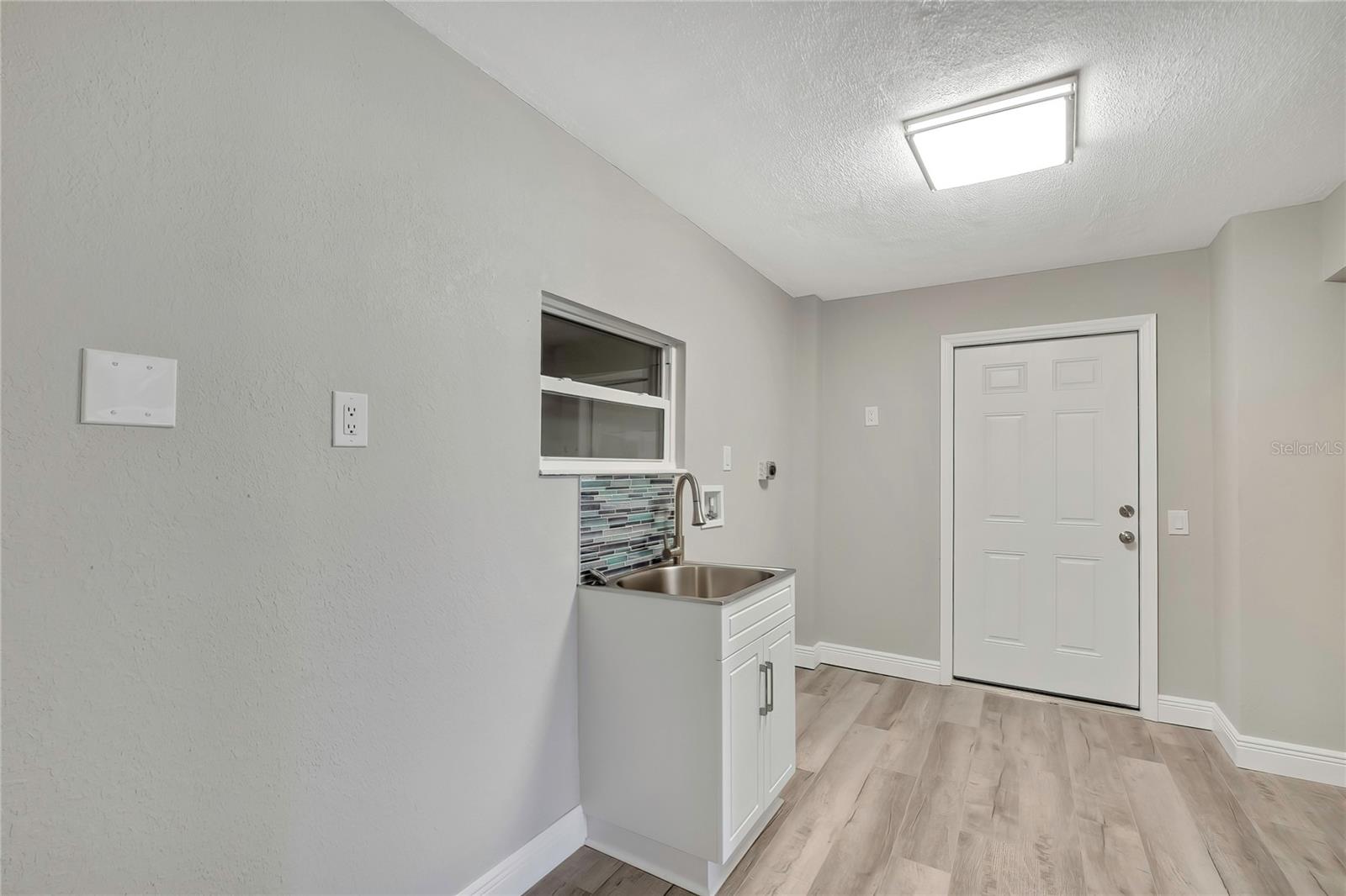 Image 64 of 67 For 6703 Seaview Boulevard