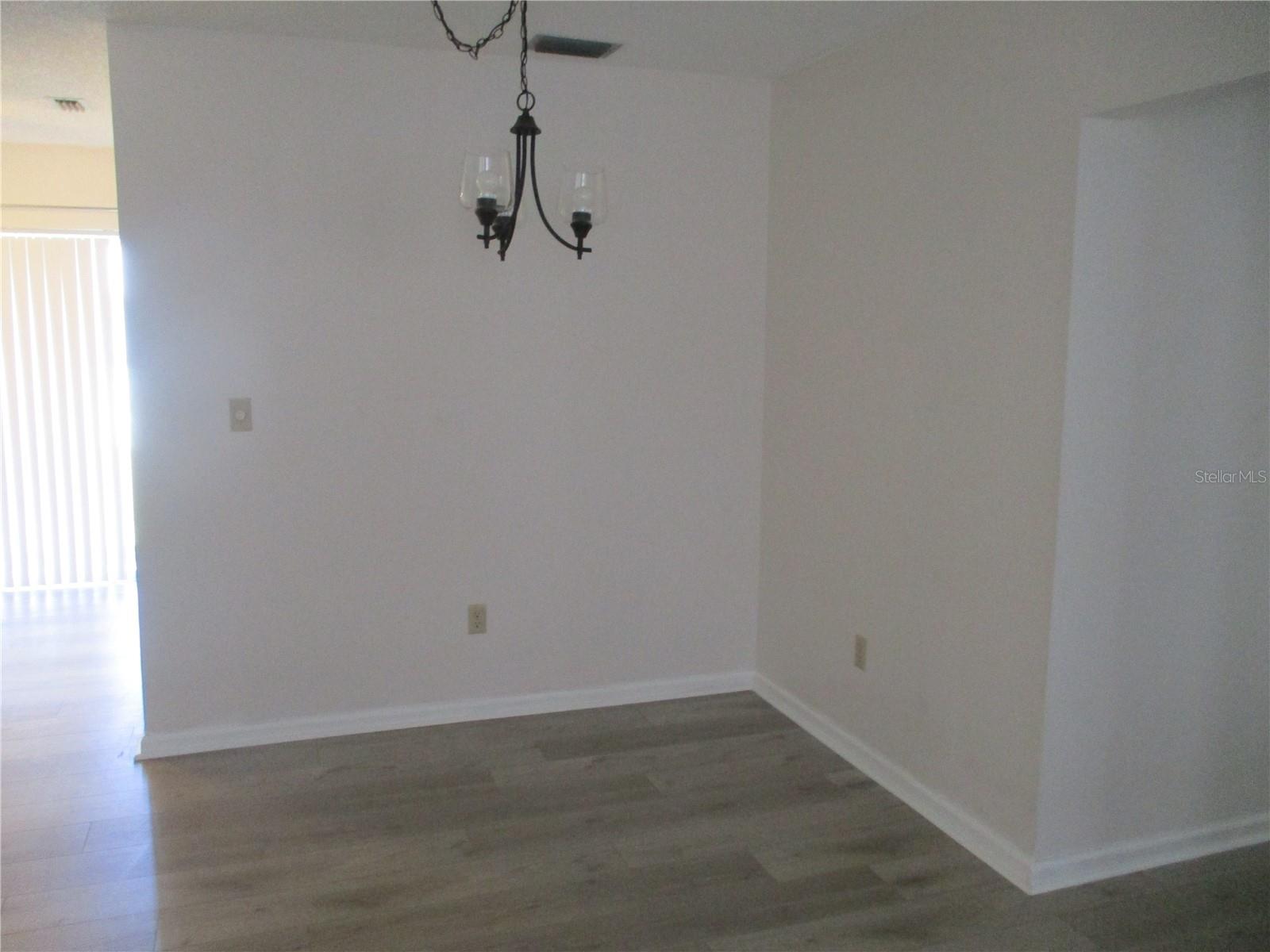 Image 4 of 18 For 1304 Lambdeth Court