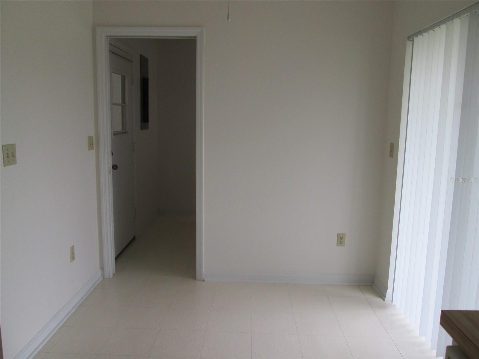 Image 9 of 18 For 1304 Lambdeth Court