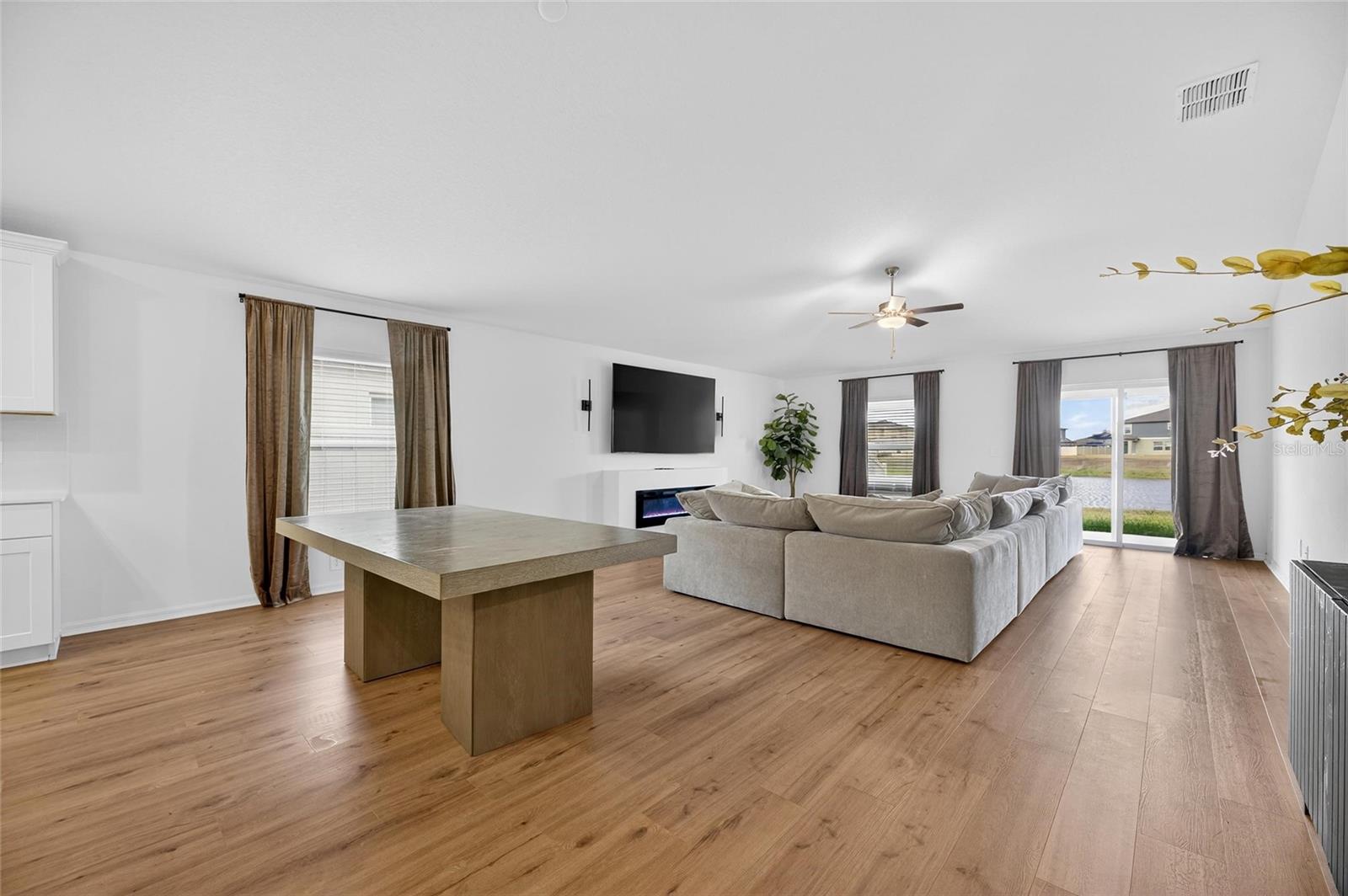 Image 12 of 78 For 13054 Violet Flame Avenue