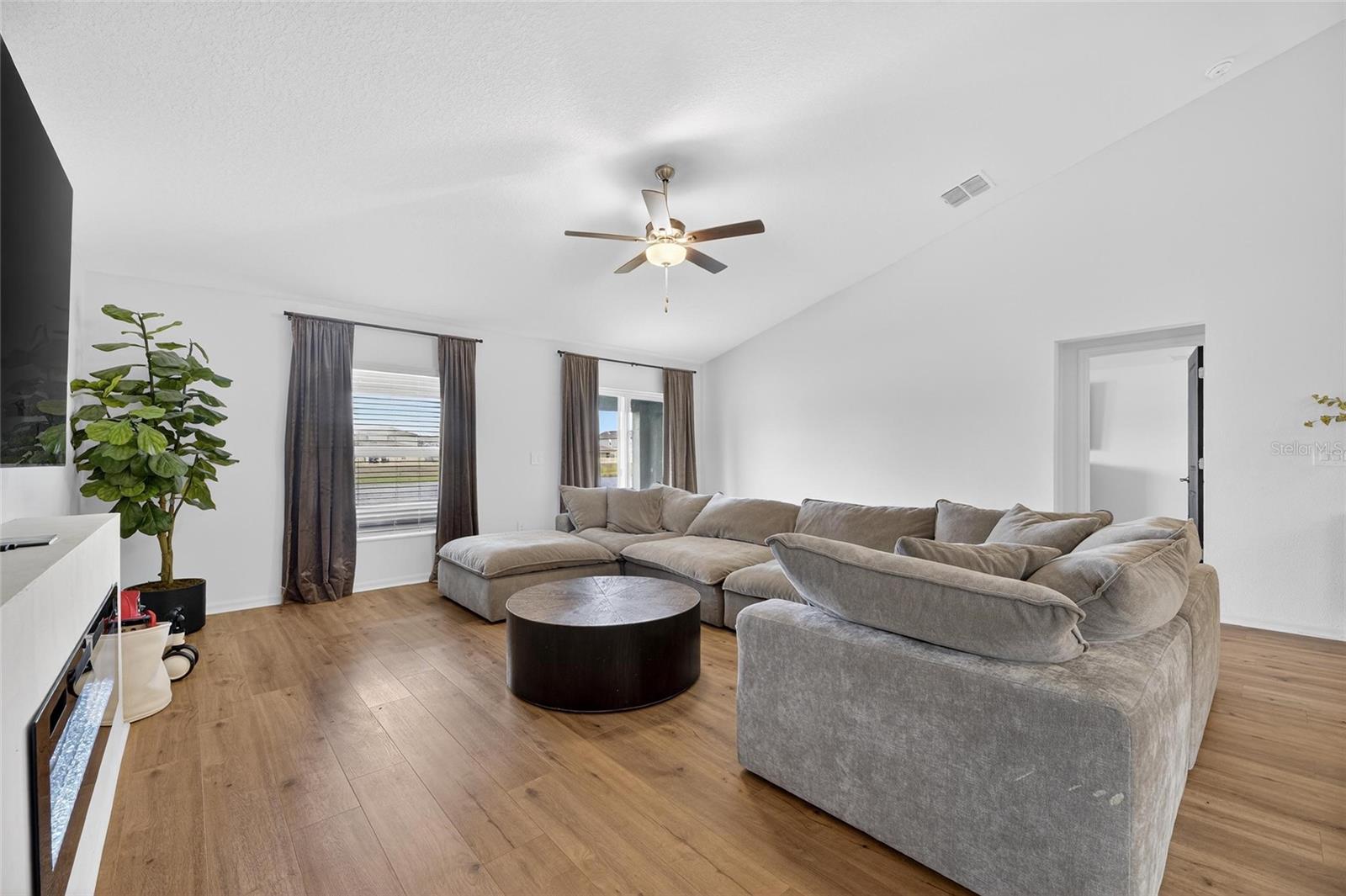 Image 17 of 78 For 13054 Violet Flame Avenue