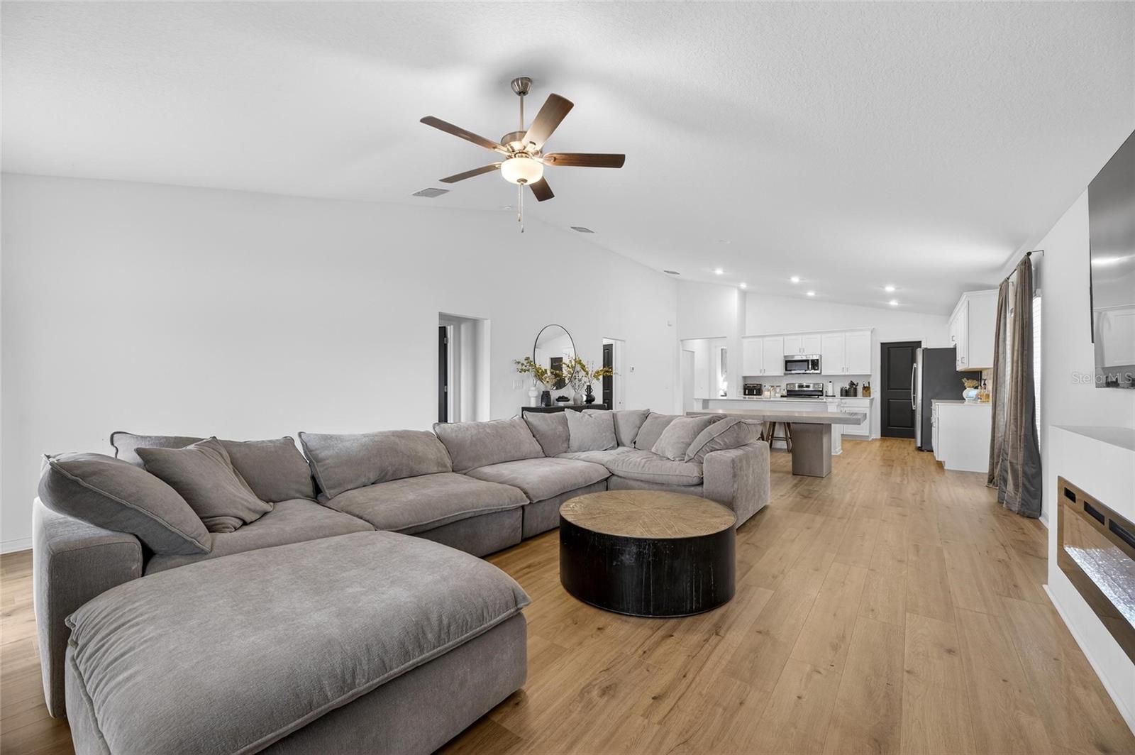 Image 18 of 78 For 13054 Violet Flame Avenue