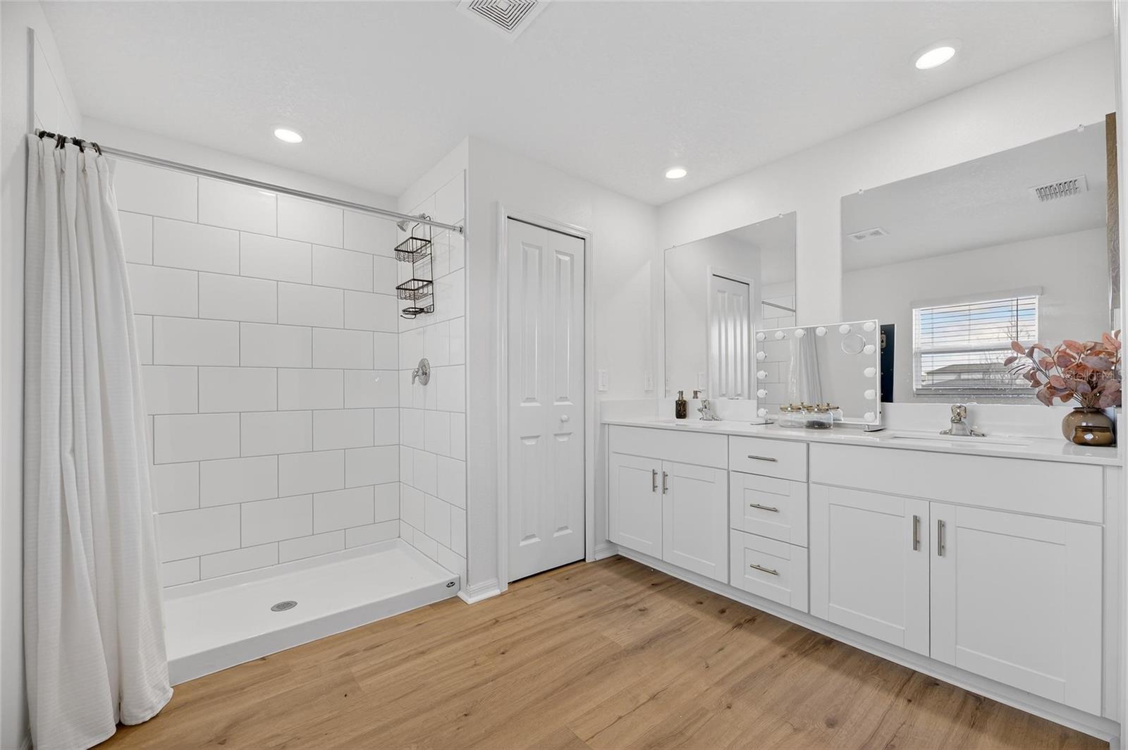 Image 24 of 78 For 13054 Violet Flame Avenue