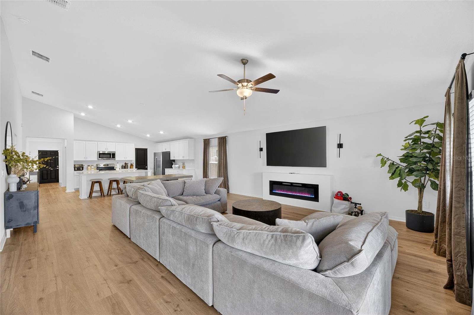 Image 3 of 78 For 13054 Violet Flame Avenue