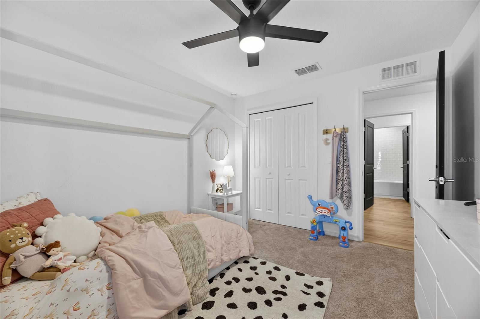 Image 40 of 78 For 13054 Violet Flame Avenue