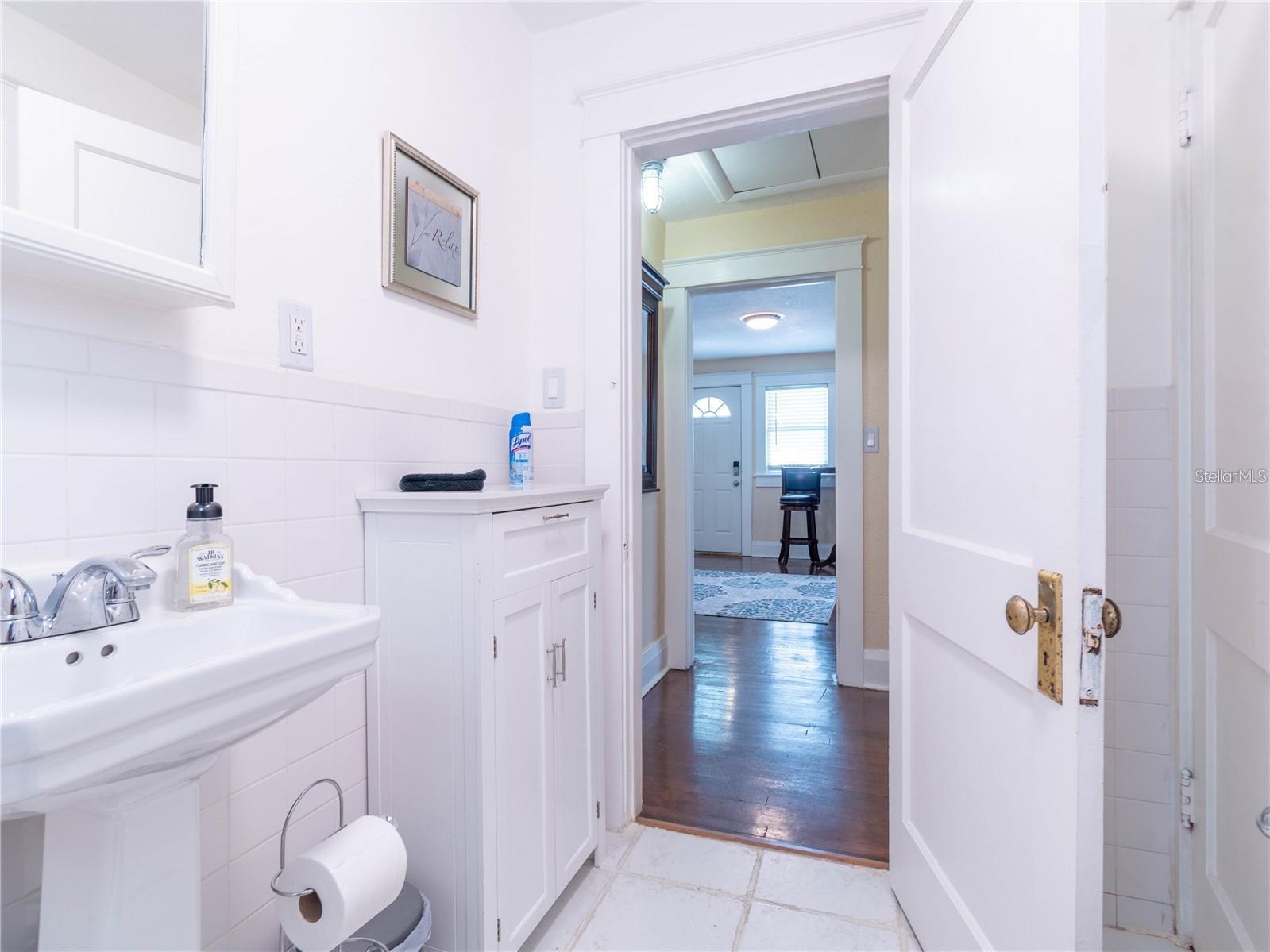 Image 16 of 25 For 103 Mohawk Avenue B