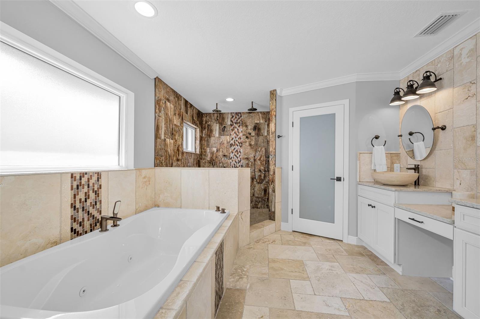 Listing photo id 22 for 4976 Galleon Court