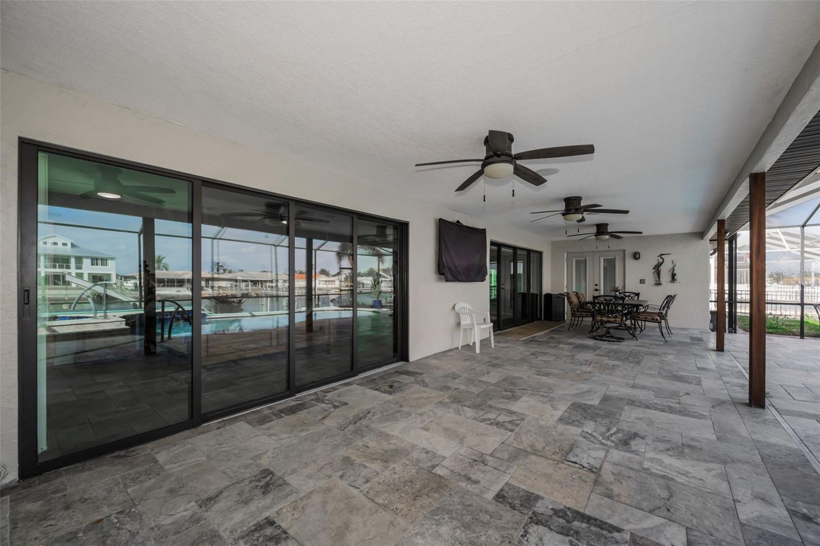 Listing photo id 35 for 4976 Galleon Court