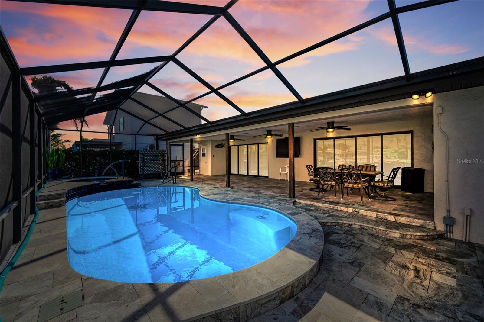 Listing photo id 38 for 4976 Galleon Court