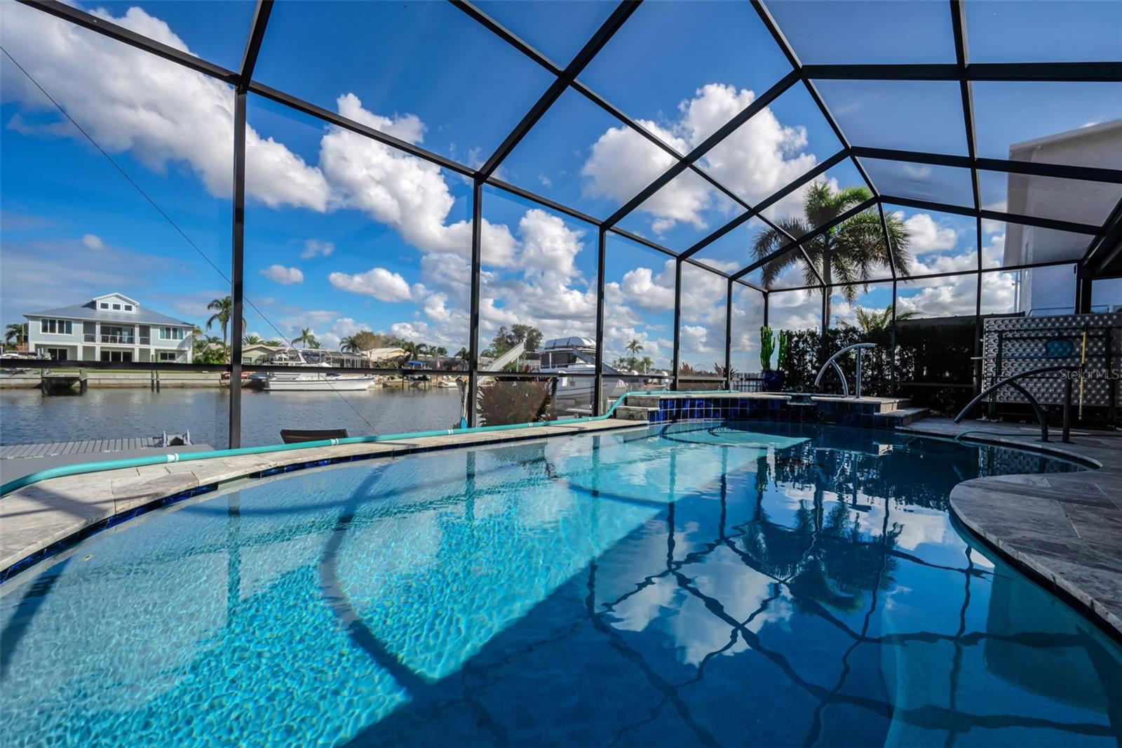 Listing photo id 40 for 4976 Galleon Court