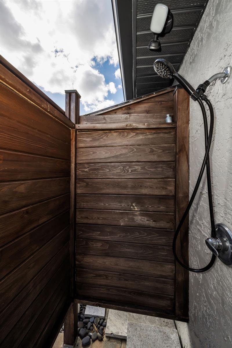 Listing photo id 42 for 4976 Galleon Court