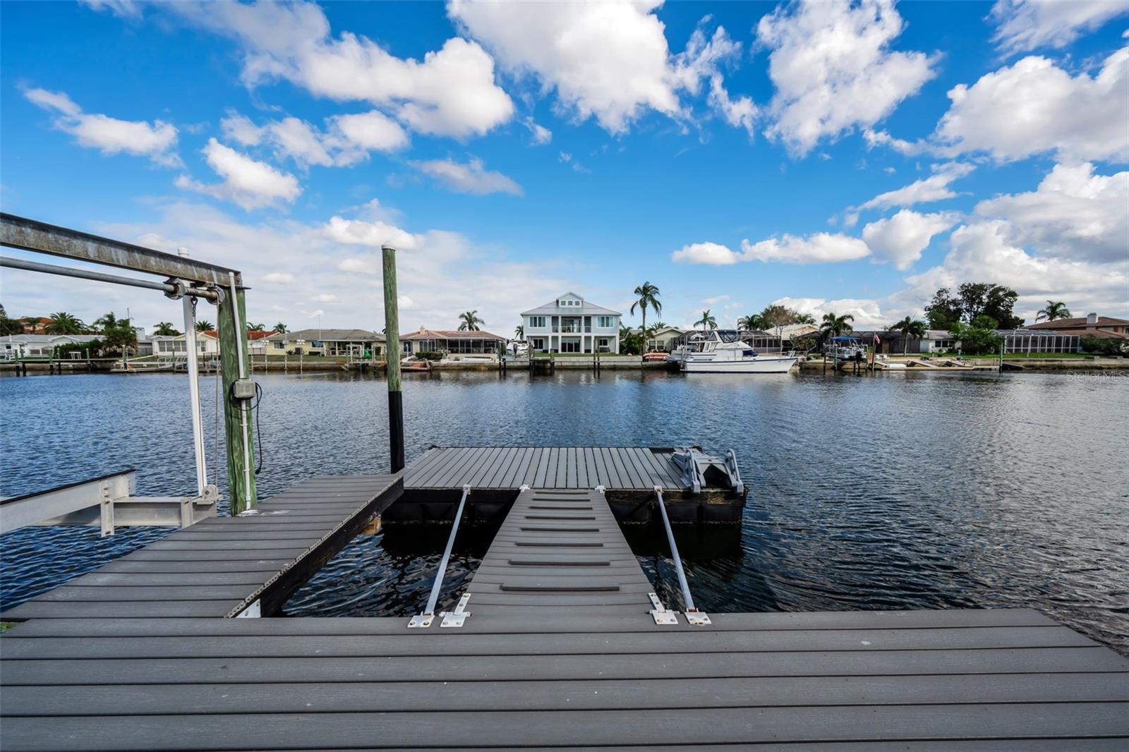 Listing photo id 47 for 4976 Galleon Court