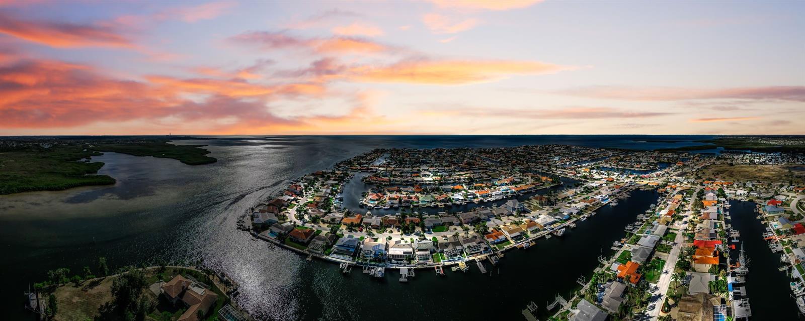 Listing photo id 3 for 4976 Galleon Court