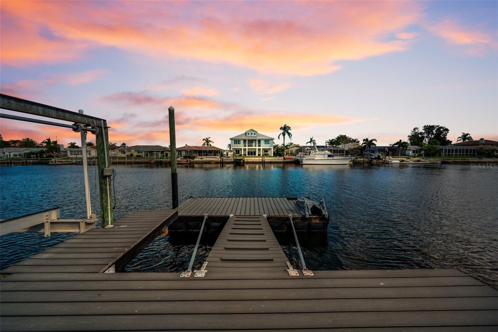 Listing photo id 51 for 4976 Galleon Court