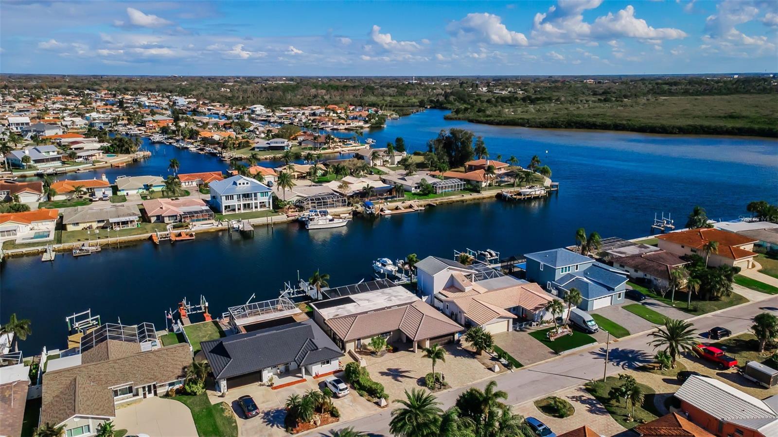 Listing photo id 80 for 4976 Galleon Court