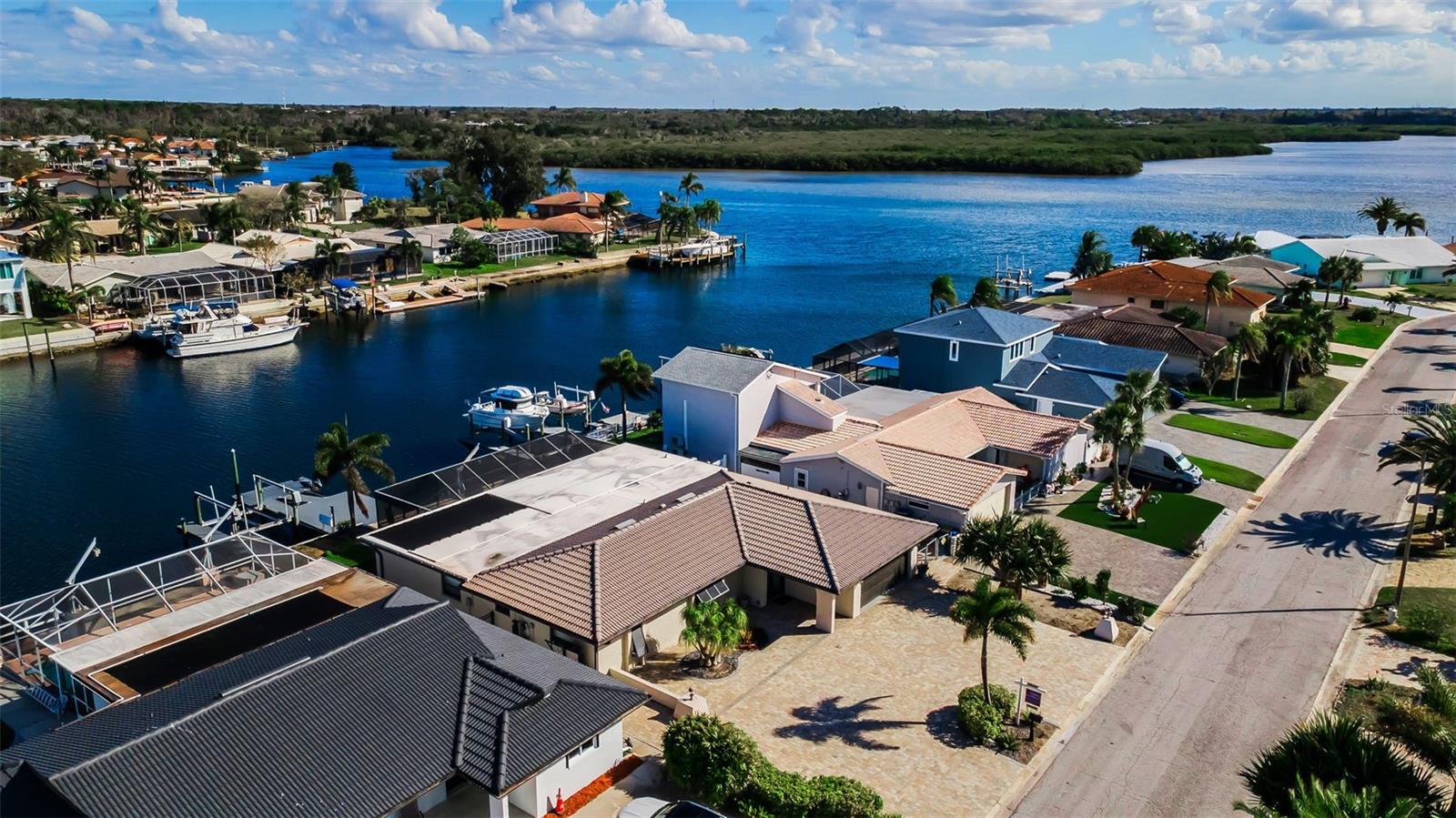 Listing photo id 81 for 4976 Galleon Court