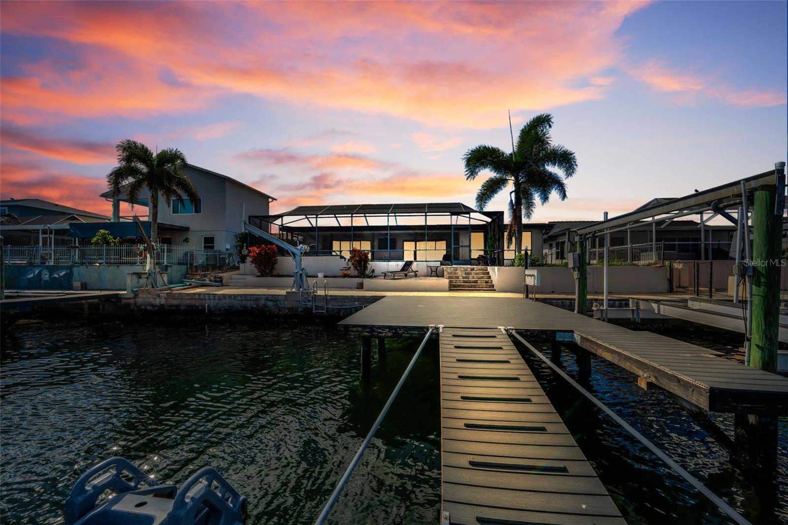 Listing photo id 82 for 4976 Galleon Court