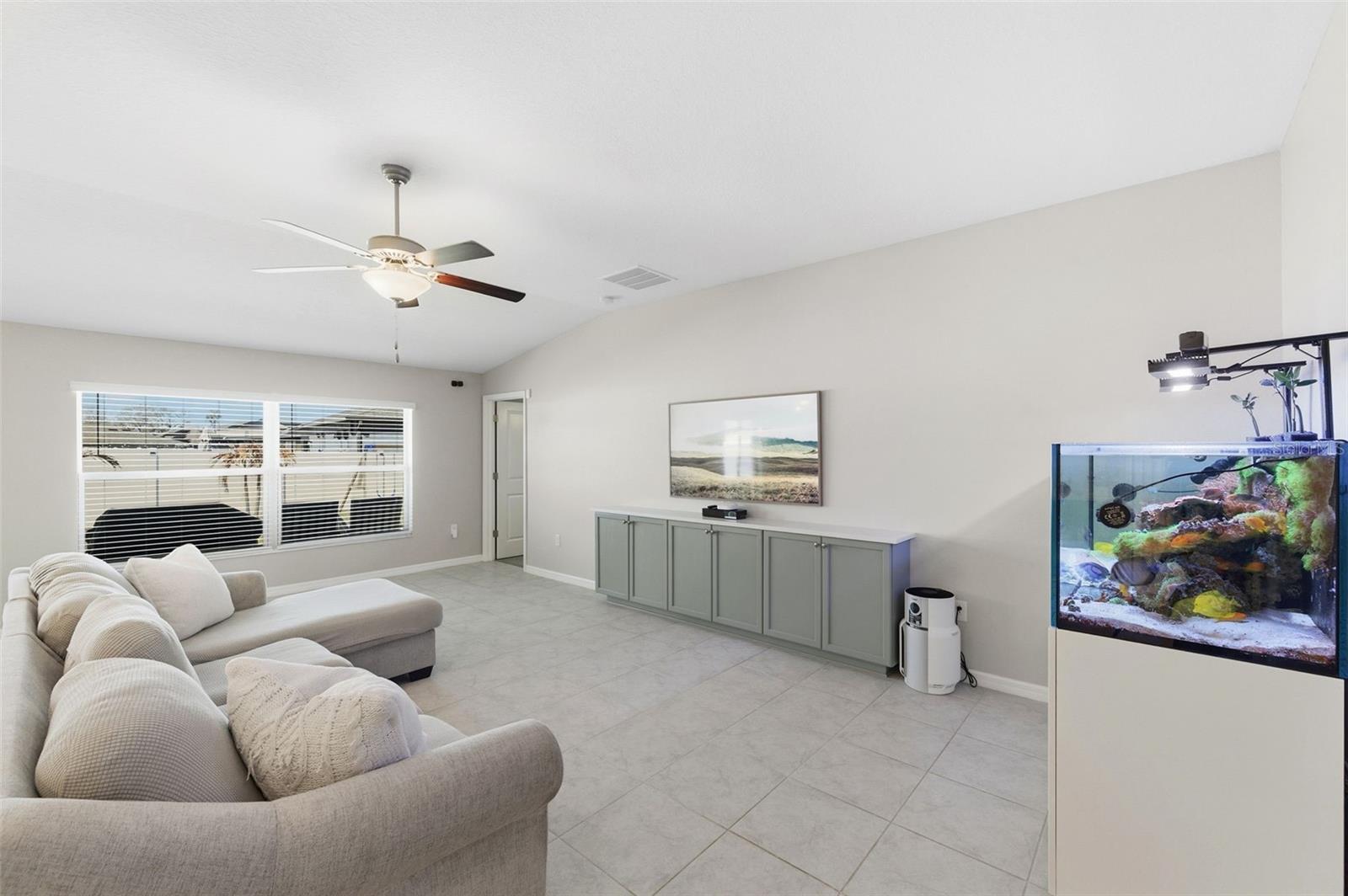 Image 21 of 76 For 10387 Scarlett Skimmer Drive