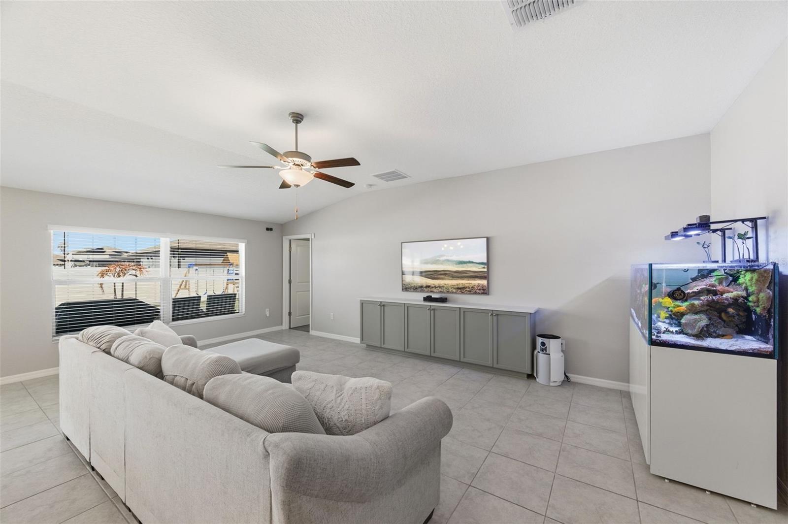 Image 27 of 76 For 10387 Scarlett Skimmer Drive