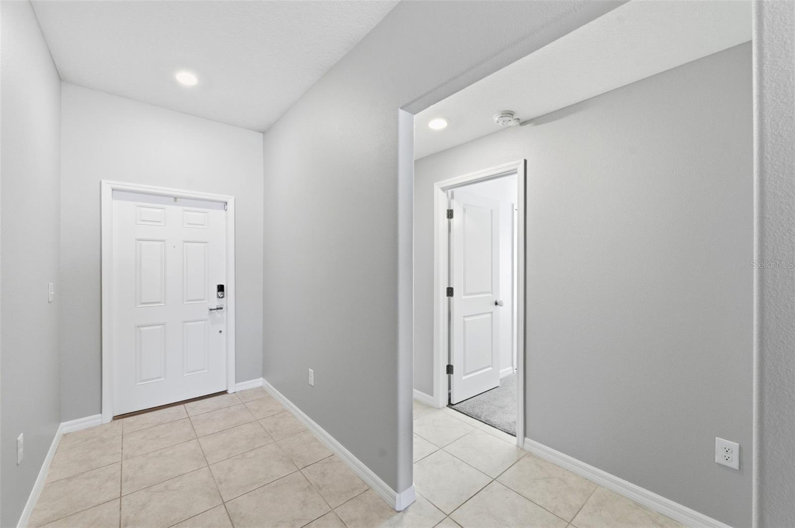 Image 4 of 76 For 10387 Scarlett Skimmer Drive