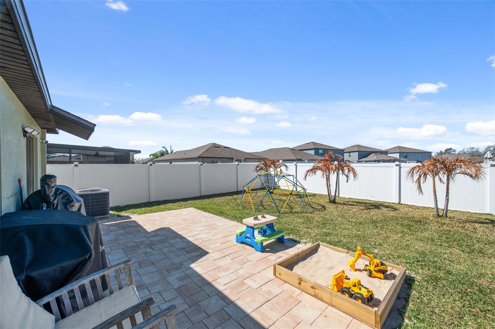 Image 49 of 76 For 10387 Scarlett Skimmer Drive