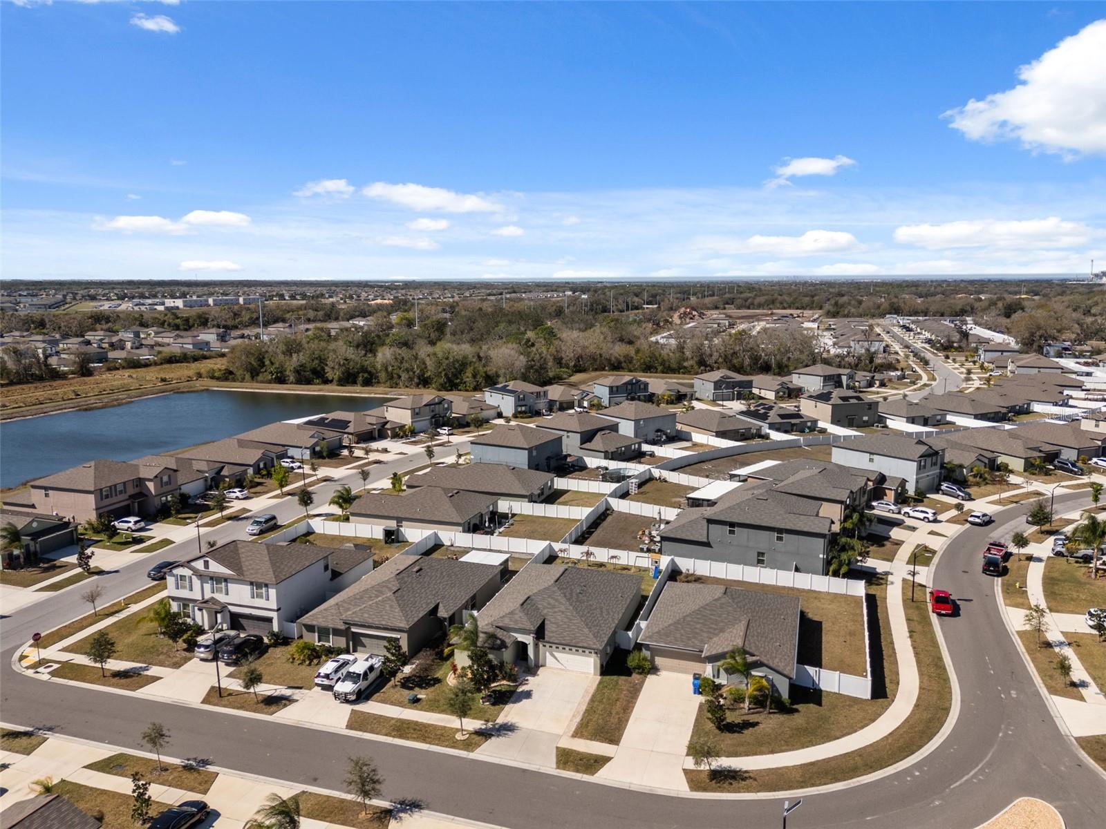 Image 54 of 76 For 10387 Scarlett Skimmer Drive