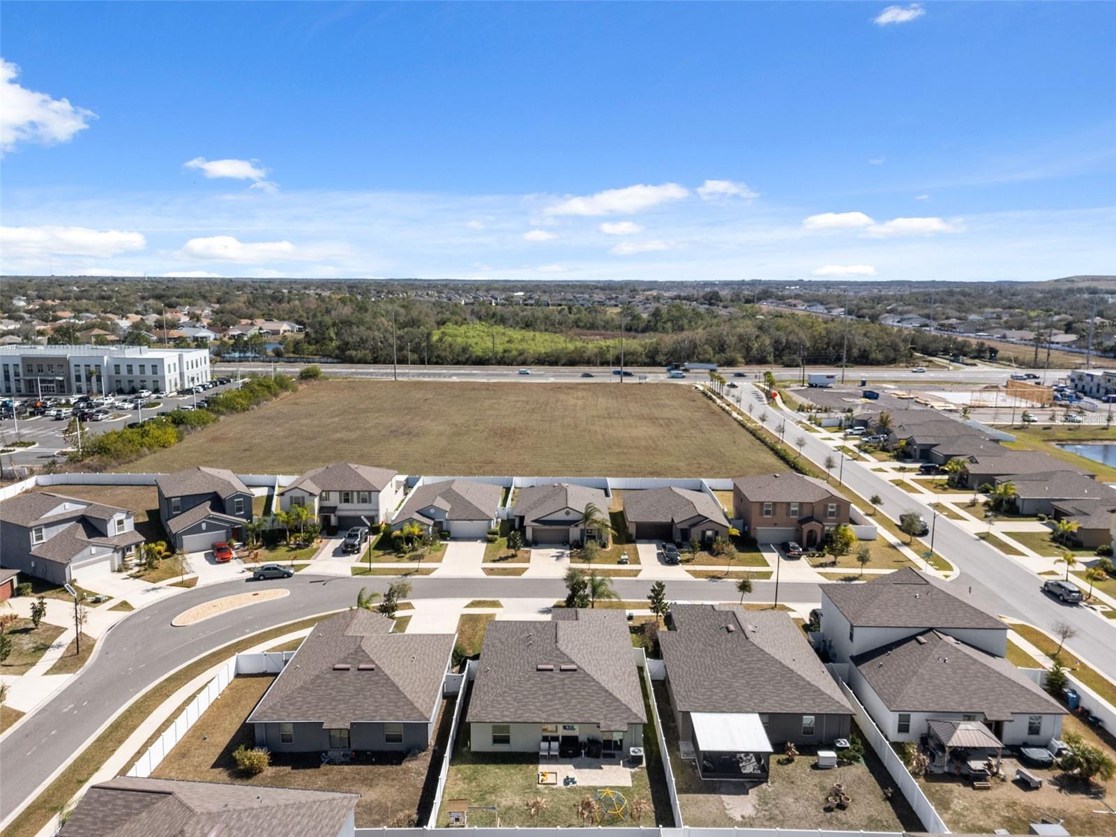 Image 63 of 76 For 10387 Scarlett Skimmer Drive