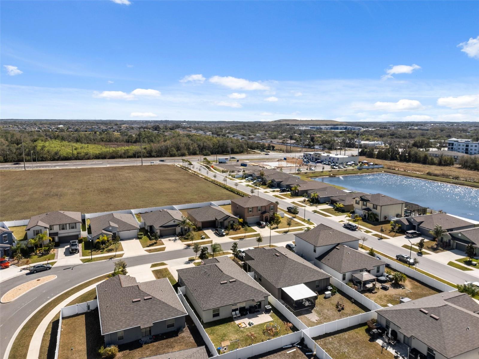 Image 64 of 76 For 10387 Scarlett Skimmer Drive