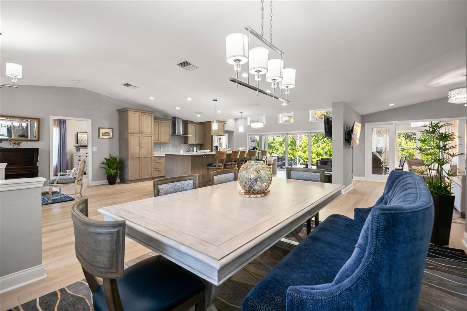 Image 10 of 54 For 8 Ambleside Drive