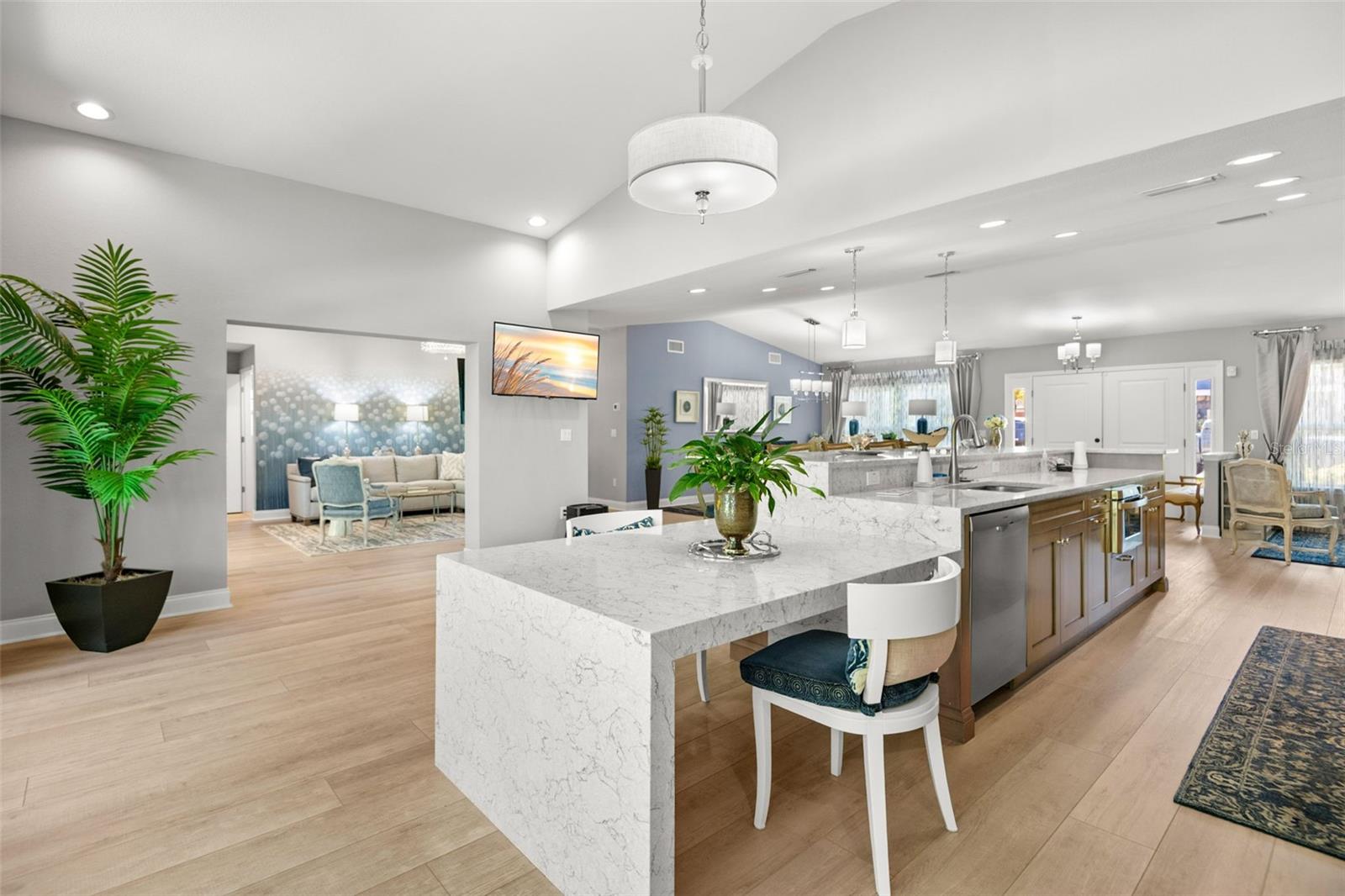 Image 16 of 54 For 8 Ambleside Drive