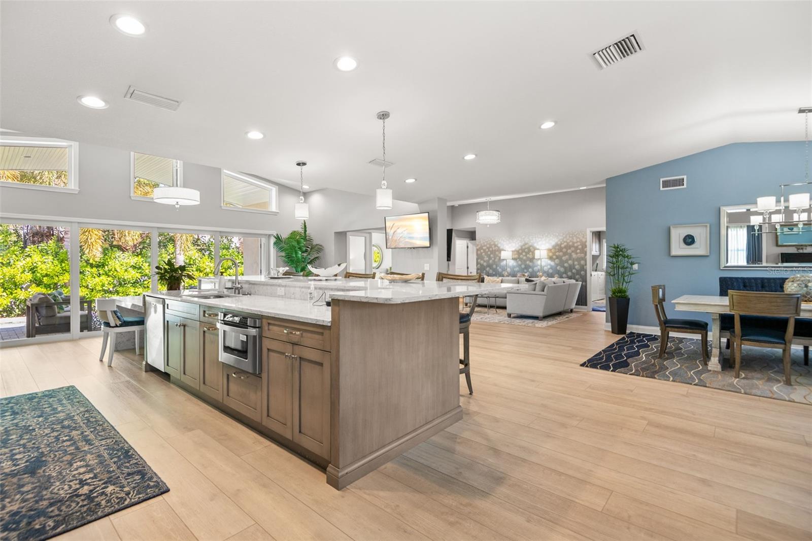 Image 18 of 54 For 8 Ambleside Drive