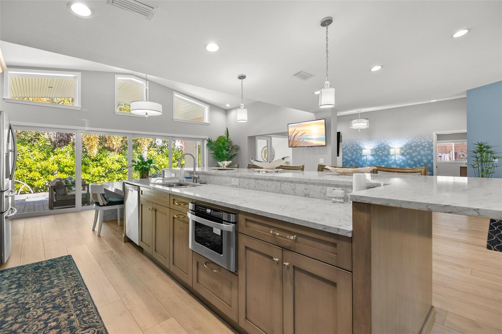 Image 19 of 54 For 8 Ambleside Drive