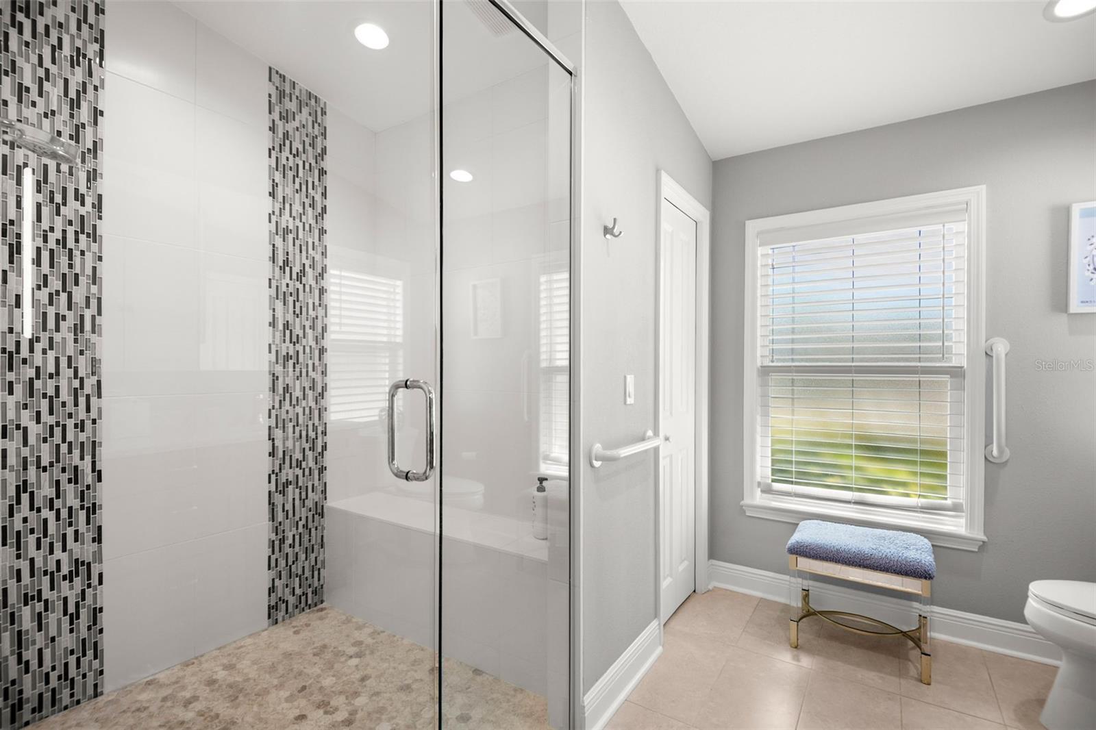 Image 31 of 54 For 8 Ambleside Drive