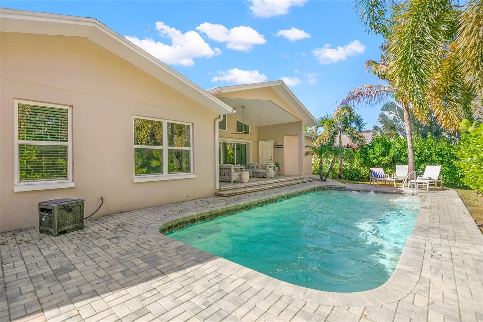 Image 36 of 54 For 8 Ambleside Drive