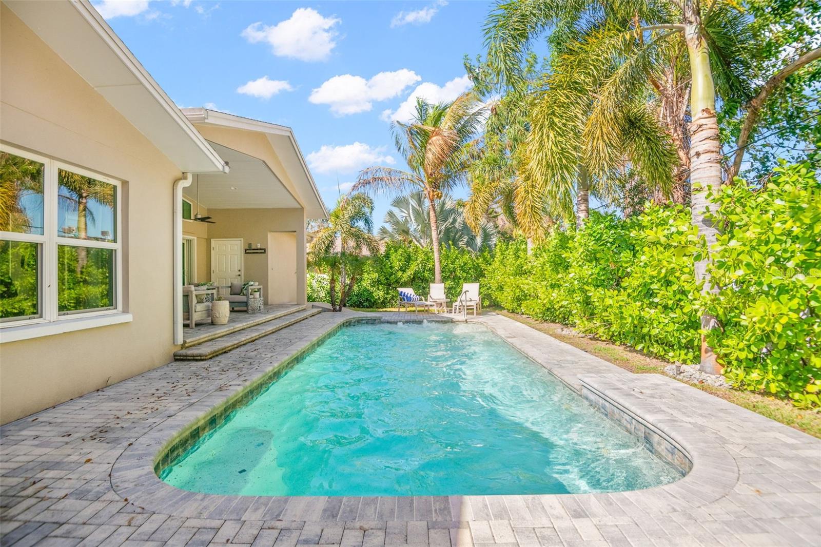 Image 37 of 54 For 8 Ambleside Drive