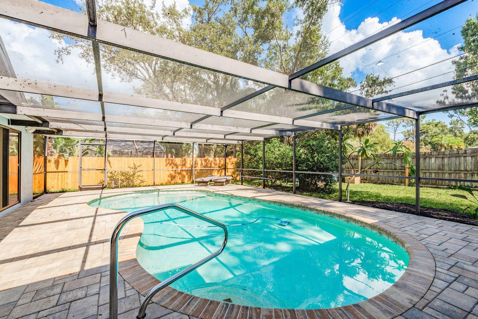 Listing photo id 26 for 2830 Valencia Lane W