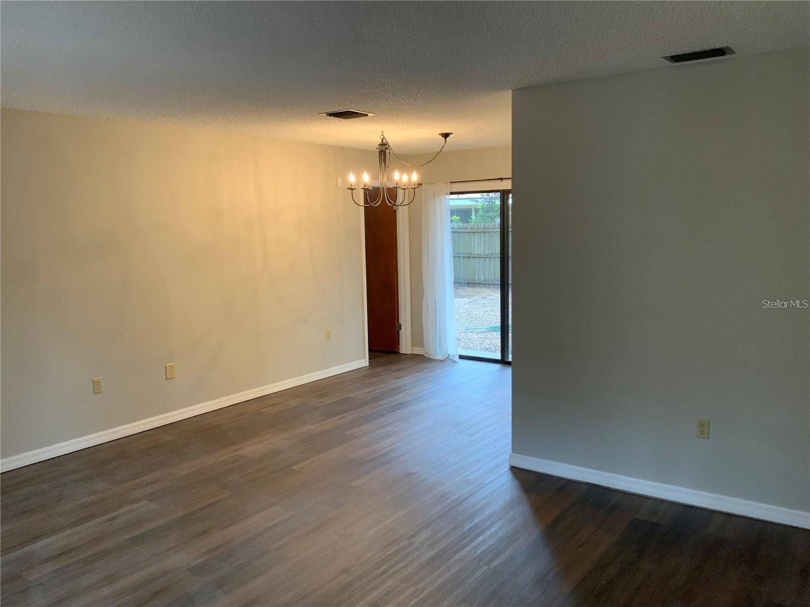 Image 6 of 25 For 2067 Red Cedar Lane