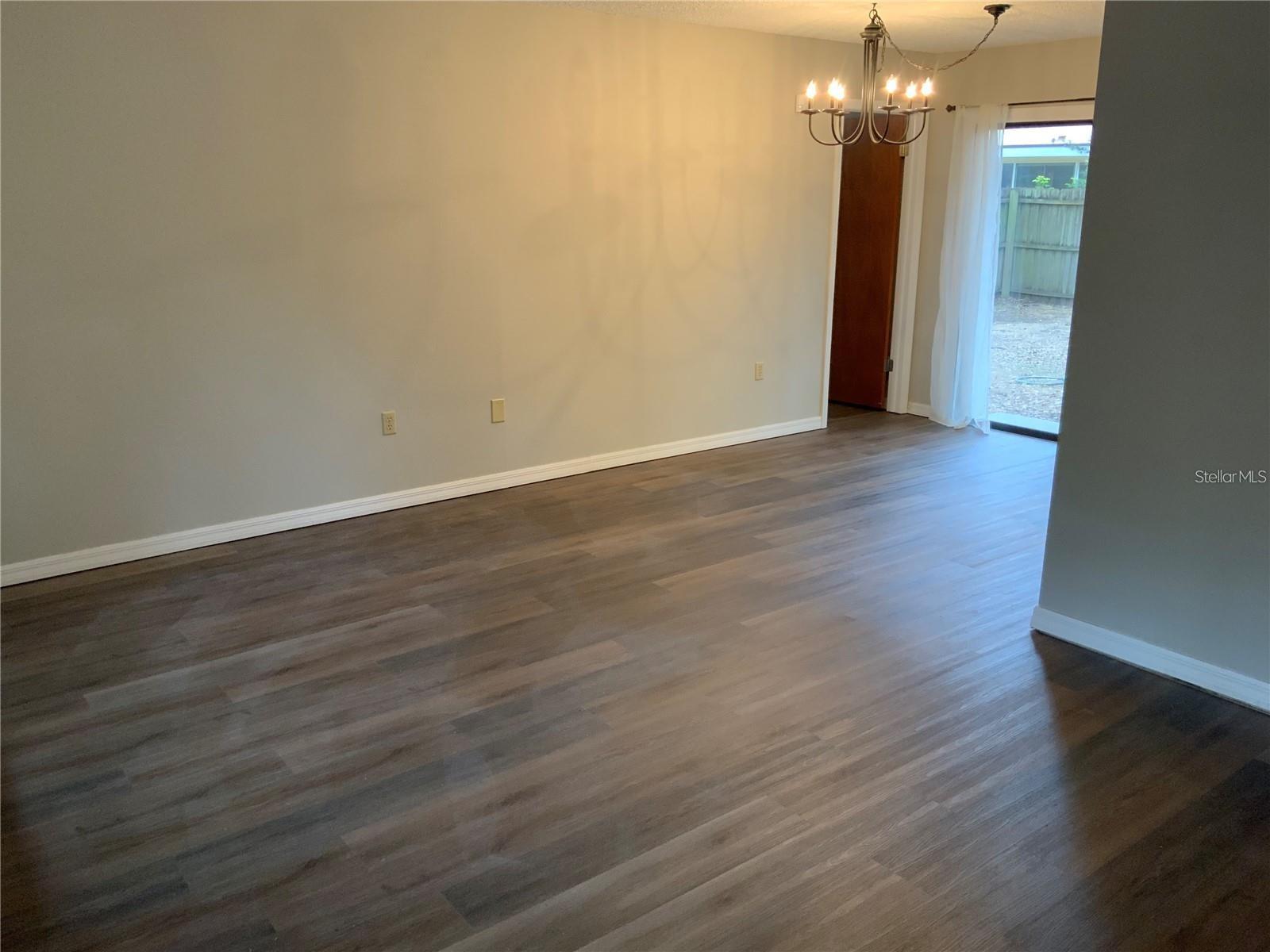 Image 8 of 25 For 2067 Red Cedar Lane