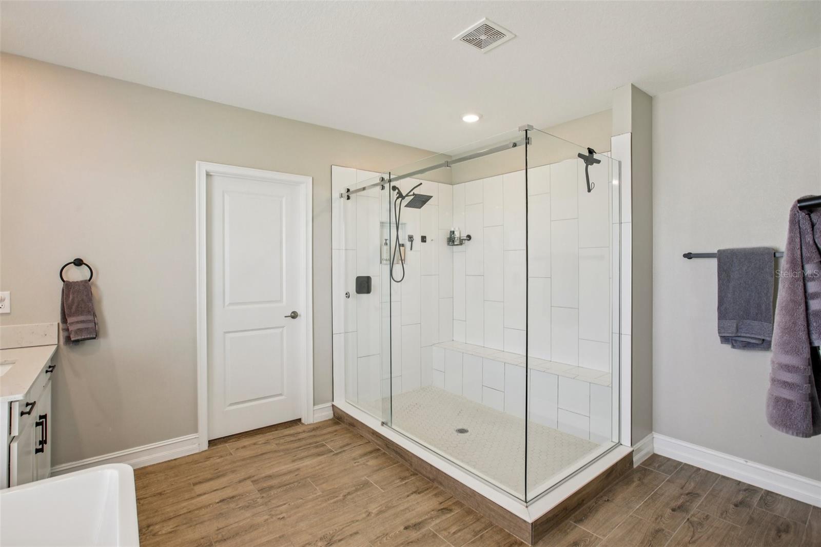 Image 20 of 45 For 8289 Olympic Stone Circle