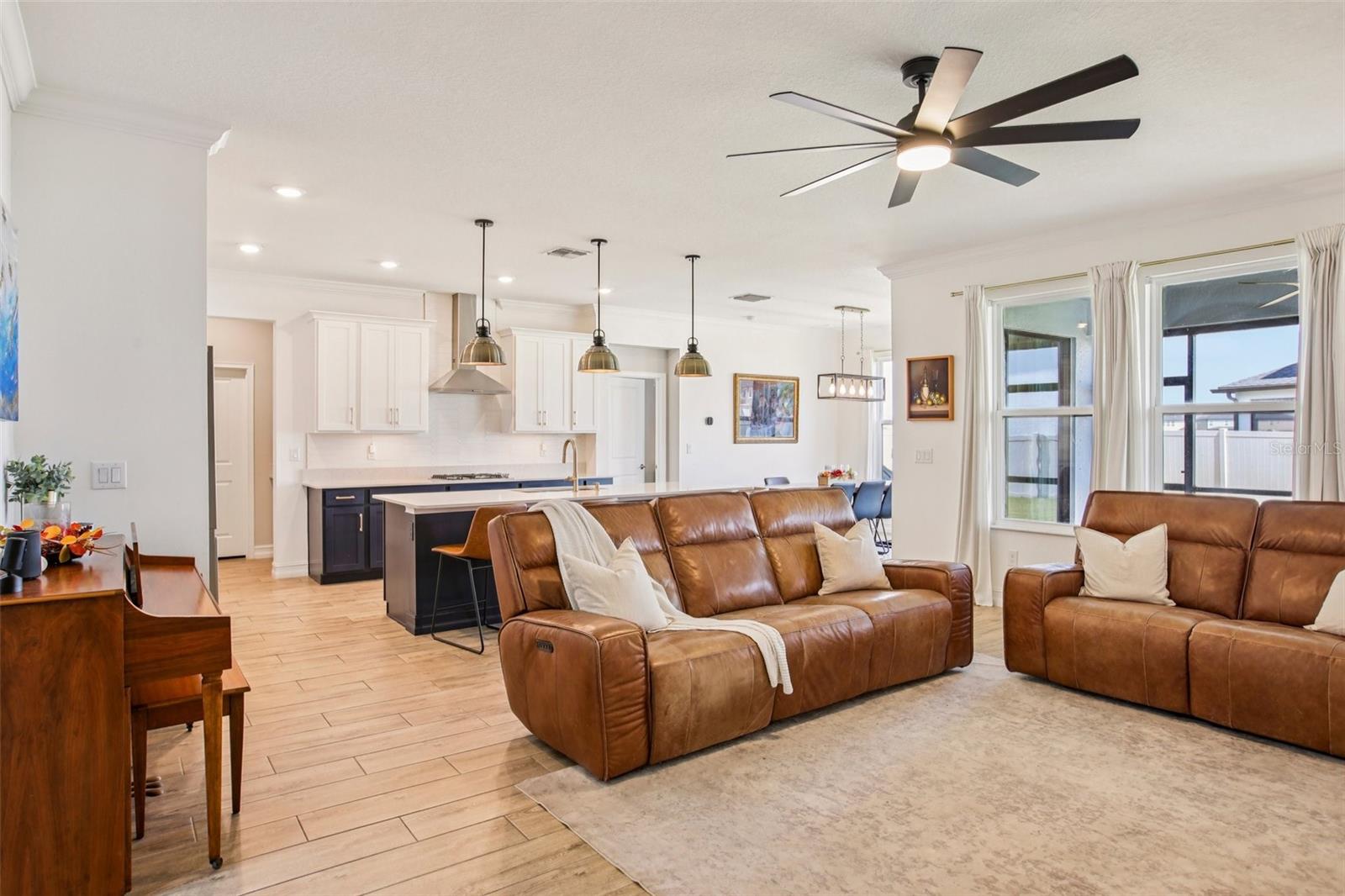 Image 3 of 45 For 8289 Olympic Stone Circle