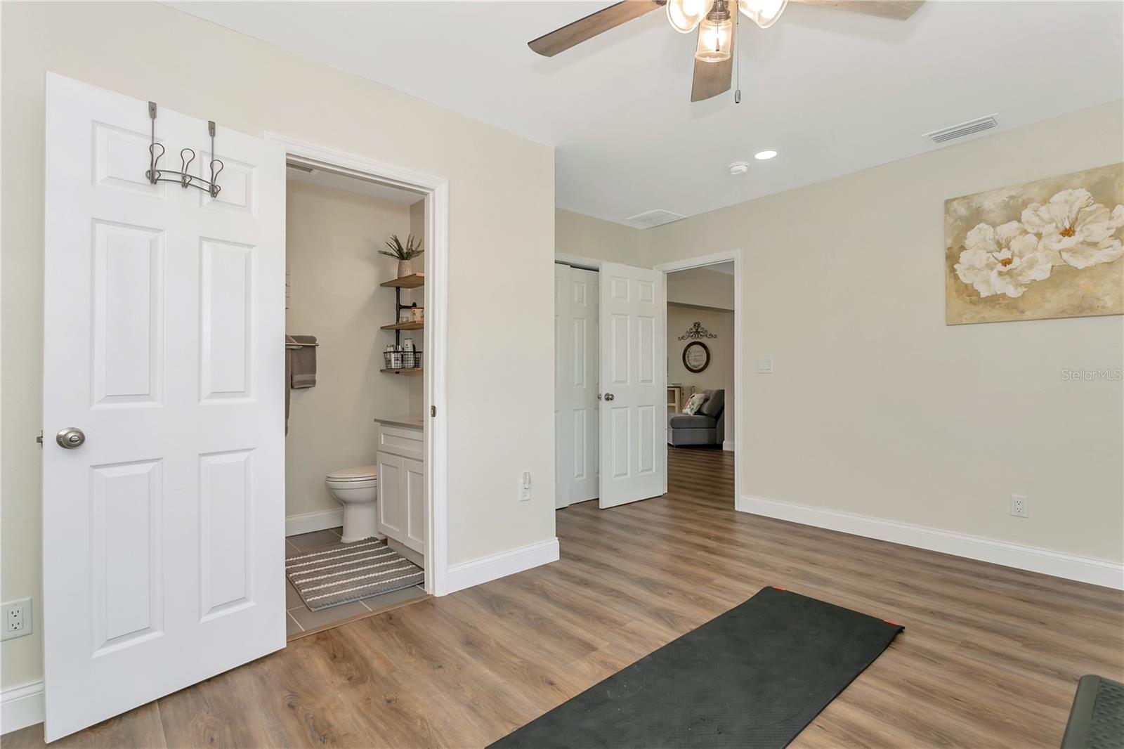 Image 13 of 59 For 13596 Croft Drive N