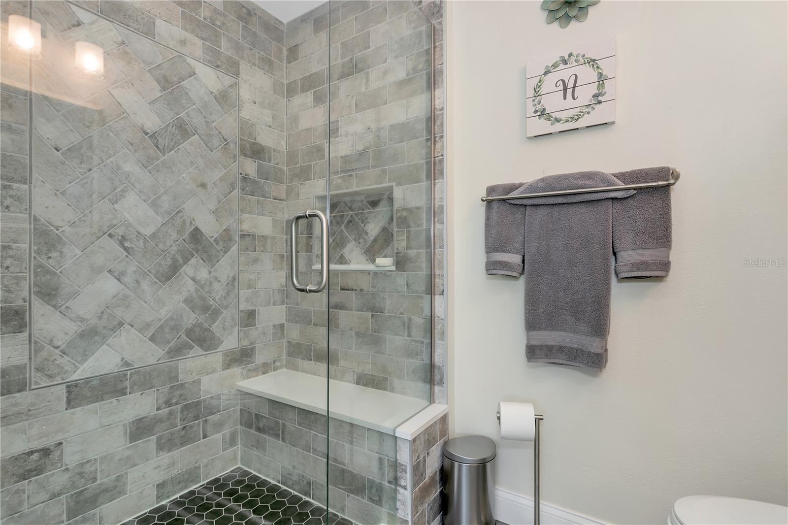 Image 15 of 59 For 13596 Croft Drive N