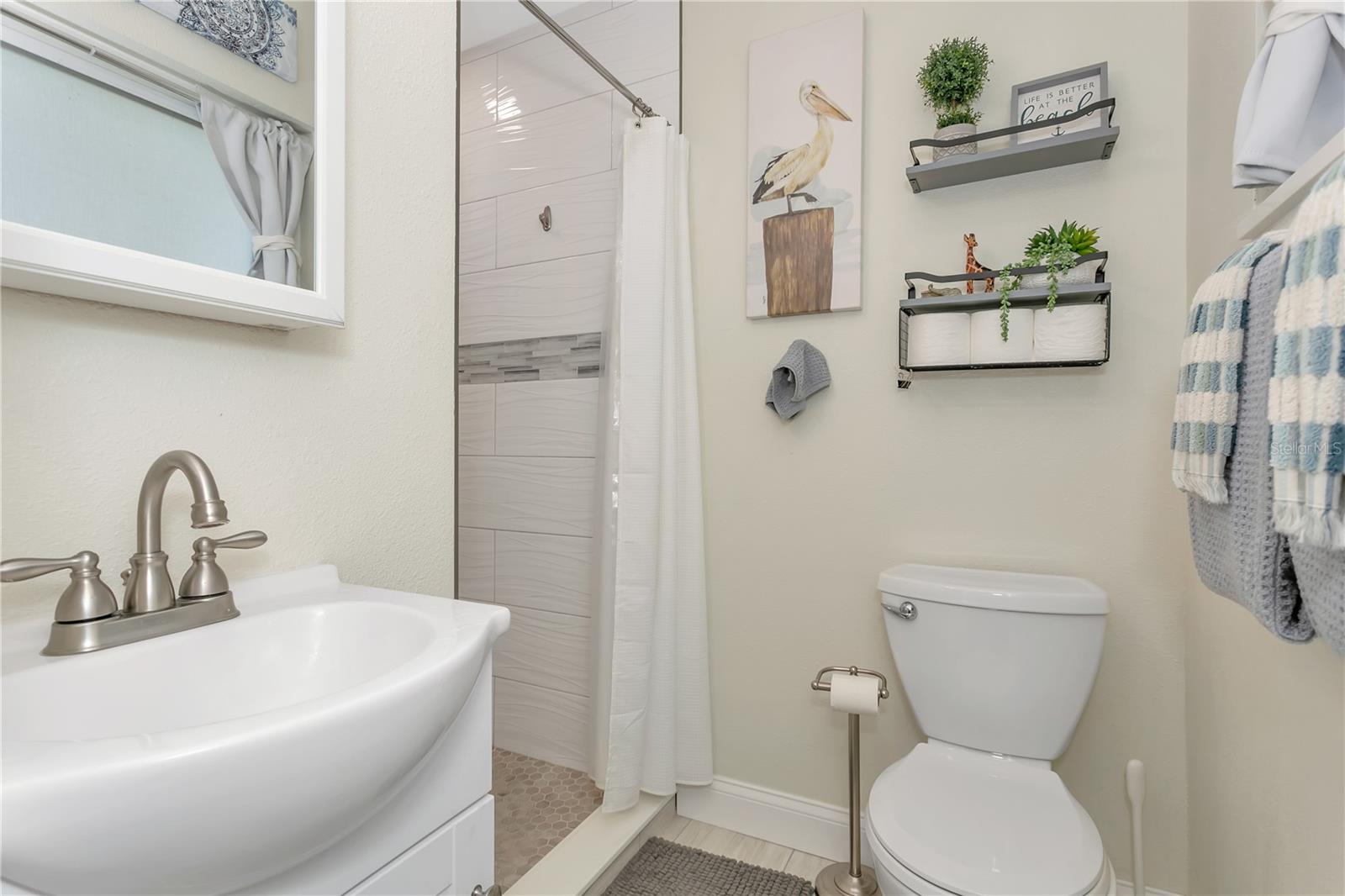 Image 19 of 59 For 13596 Croft Drive N